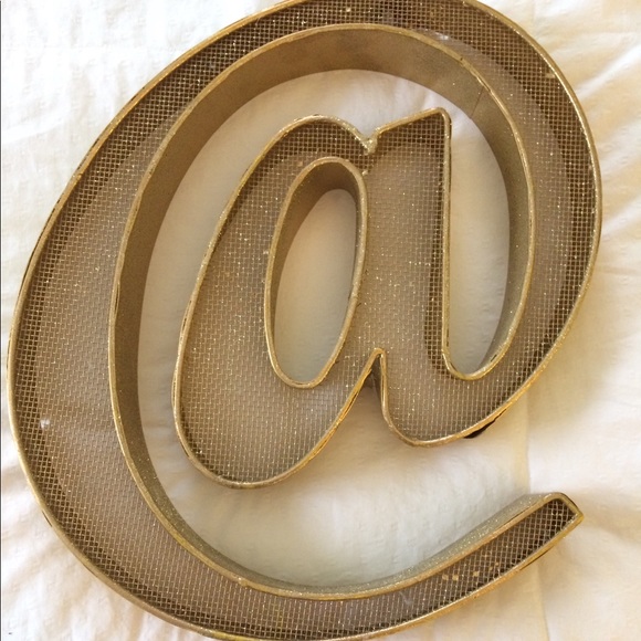 Other - 🍀 @ wall Decoration. Gold netted wire/ glittering